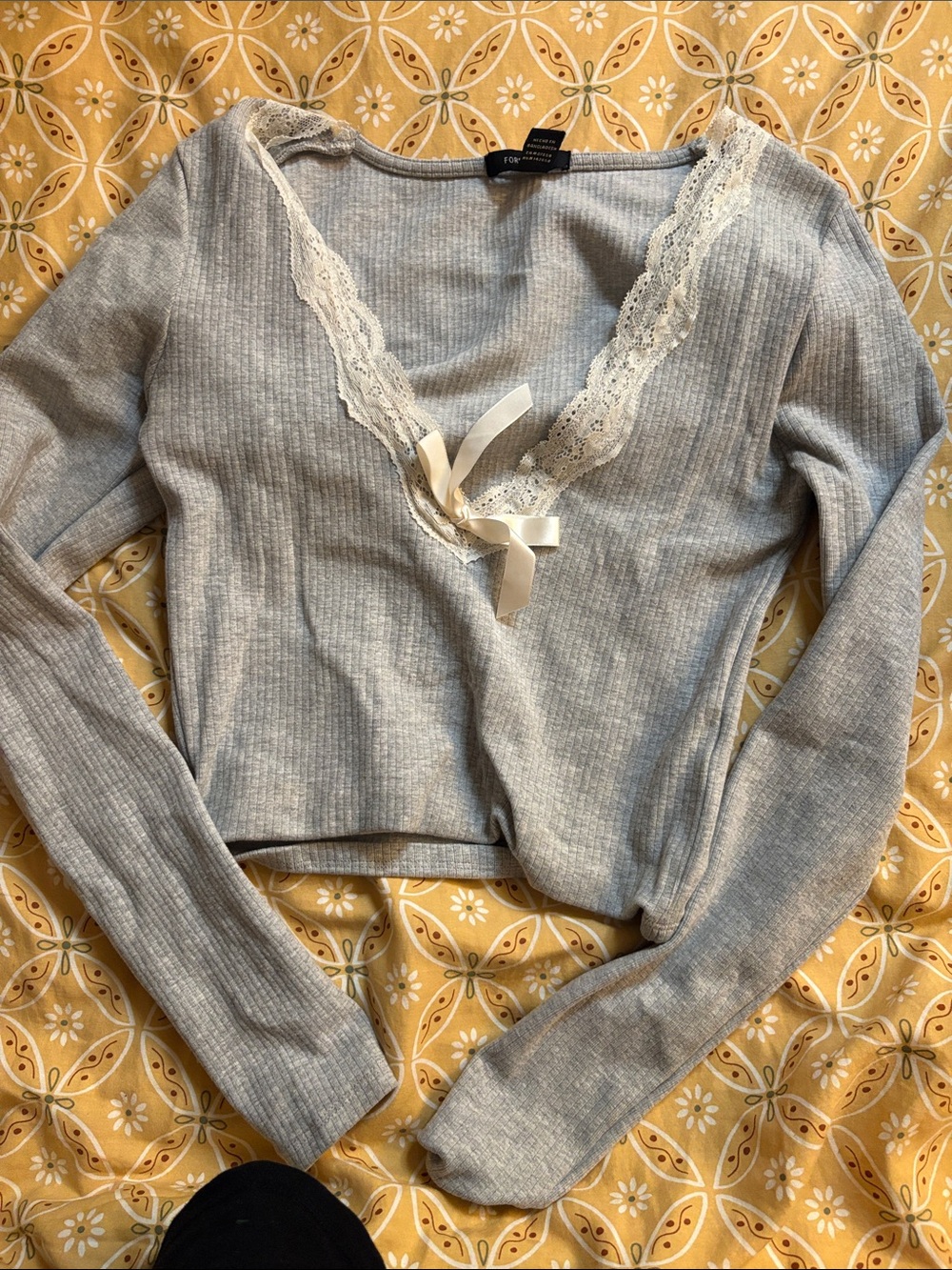 Forever 21 Light Gray Ribbed Long-Sleeve Top with Cream Lace Trim